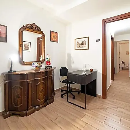 Le Vie Del Centro לינה וארוחת בוקר 4*